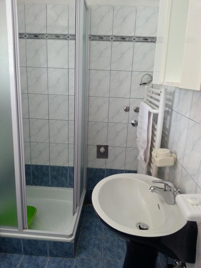 Apartmani Elena Malinska Exterior foto