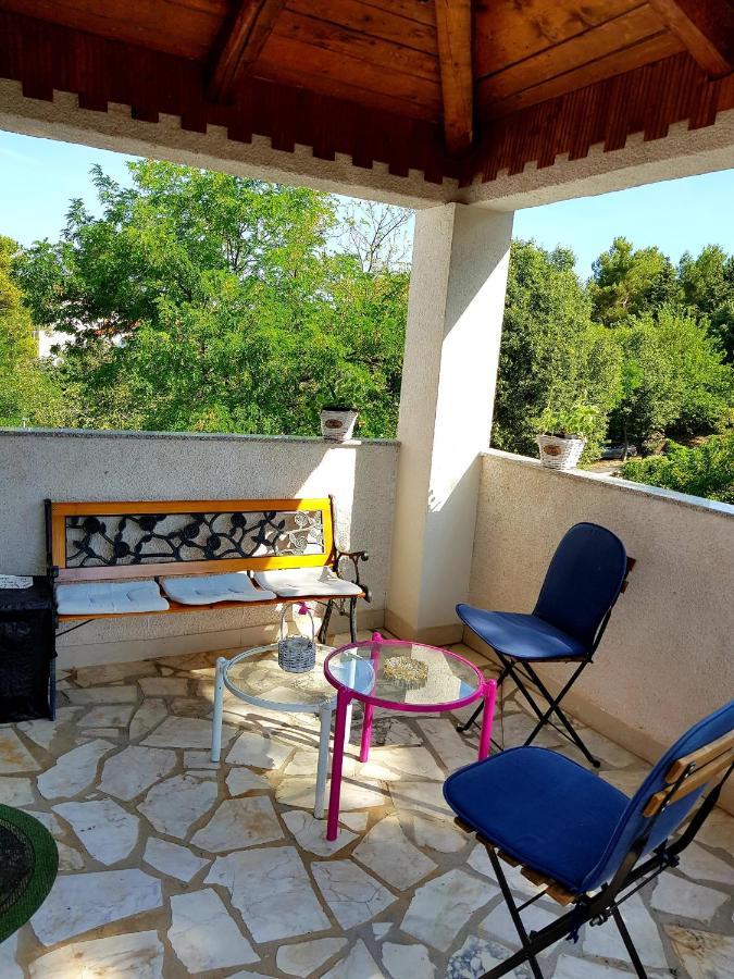 Apartmani Elena Malinska Exterior foto