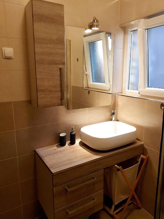 Apartmani Elena Malinska Exterior foto