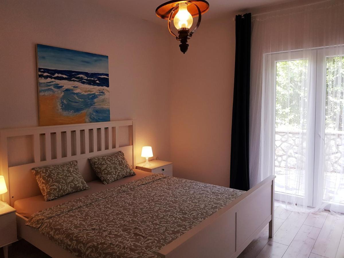 Apartmani Elena Malinska Exterior foto