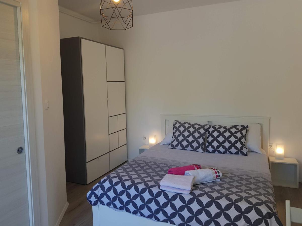 Apartmani Elena Malinska Exterior foto